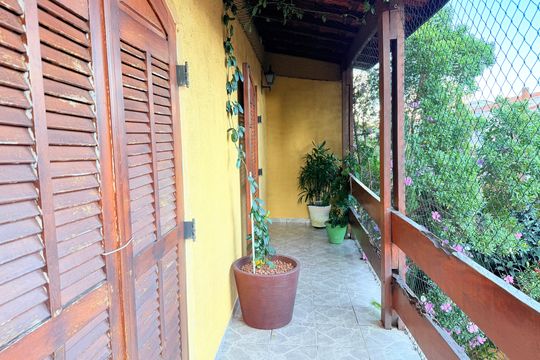 Varanda de casa para alugar com 3 quartos, 220m² em Vila Sao Francisco (zona Sul), São Paulo