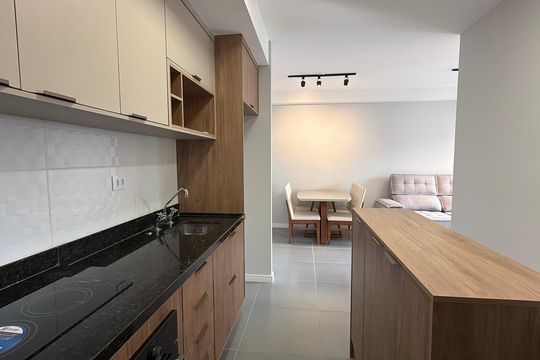 Cozinha de apartamento para alugar com 2 quartos, 50m² em Quarta Parada, São Paulo