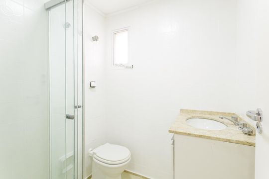 Banheiro Social de apartamento à venda com 3 quartos, 120m² em Vila Nova Conceição, São Paulo