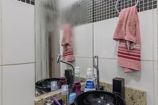 Banheiro de apartamento para alugar com 2 quartos, 46m² em Vila Talarico, São Paulo