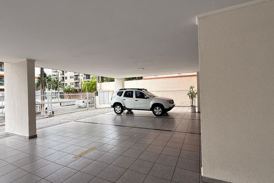 Garagem de apartamento para alugar com 3 quartos, 125m² em Jardim Praiano, Guarujá