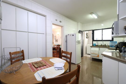 Cozinha de apartamento à venda com 3 quartos, 154m² em Perdizes, São Paulo