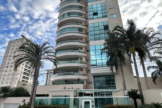 Apartamento para alugar com 3 quartos, 170m² em Osvaldo Rezende, Uberlândia