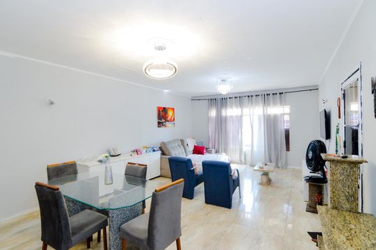 Sala de casa à venda com 2 quartos, 330m² em Vila Galvão, Guarulhos