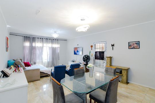 Casa à venda com 2 quartos, 330m² em Vila Galvão, Guarulhos