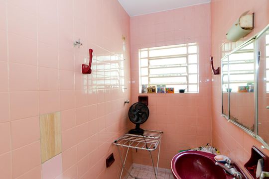 Banheiro de casa à venda com 2 quartos, 330m² em Vila Galvão, Guarulhos