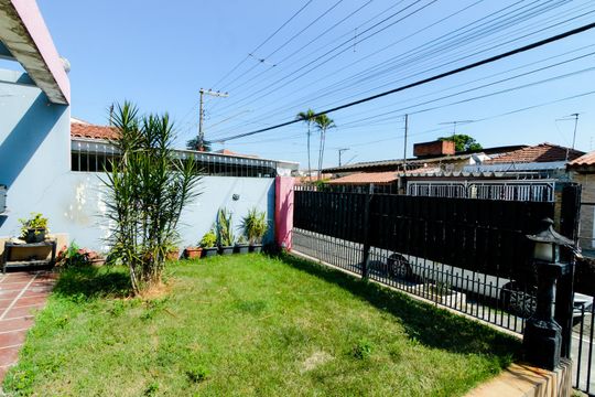 Jardim de casa à venda com 2 quartos, 330m² em Vila Galvão, Guarulhos