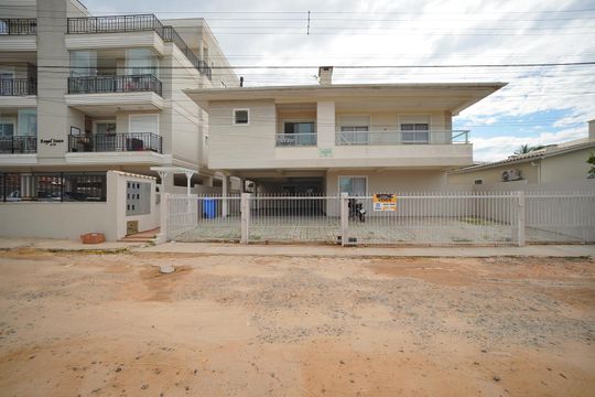 Fachada de apartamento para alugar com 2 quartos, 65m² em Ingleses do Rio Vermelho, Florianópolis