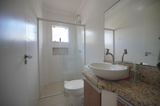 Banheiro de apartamento para alugar com 2 quartos, 65m² em Ingleses do Rio Vermelho, Florianópolis