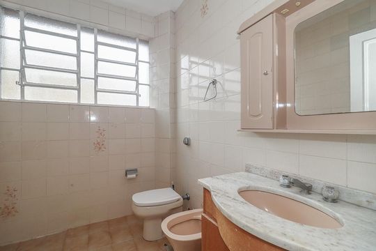 Banheiro de apartamento à venda com 2 quartos, 81m² em São Geraldo, Porto Alegre
