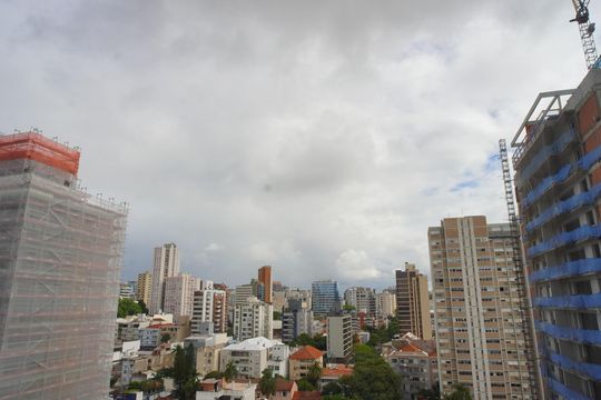 Vista de apartamento para alugar com 2 quartos, 75m² em Auxiliadora, Porto Alegre