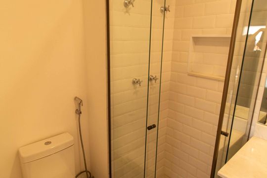 Banheiro da Suíte de apartamento para alugar com 1 quarto, 50m² em Vila Mariana, São Paulo