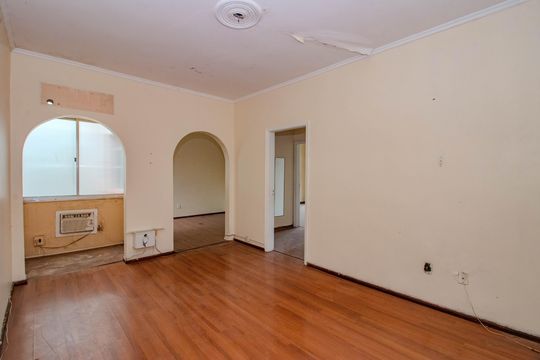 Sala de apartamento para alugar com 3 quartos, 150m² em Petrópolis, Porto Alegre