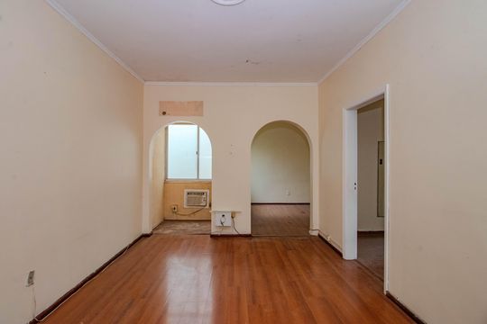 Sala de apartamento para alugar com 3 quartos, 150m² em Petrópolis, Porto Alegre