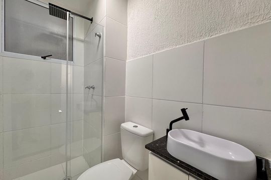 Banheiro de apartamento à venda com 2 quartos, 43m² em Vargem Pequena, Rio de Janeiro