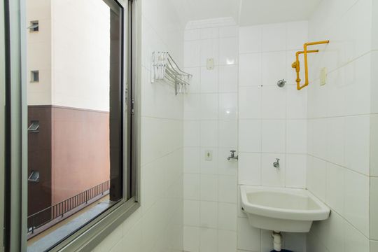 Área de Serviço de apartamento para alugar com 2 quartos, 58m² em Jardim Flor da Montanha, Guarulhos