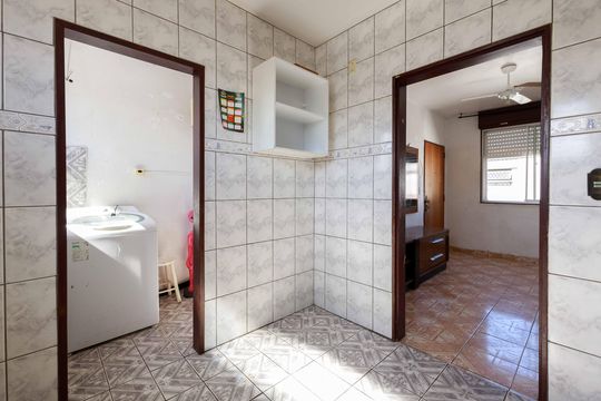 Cozinha de apartamento para alugar com 2 quartos, 64m² em Jardim Sabará, Porto Alegre