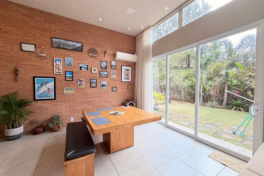Casa de Condomínio à venda com 3 quartos, 1000m² em Caxambu, Jundiaí