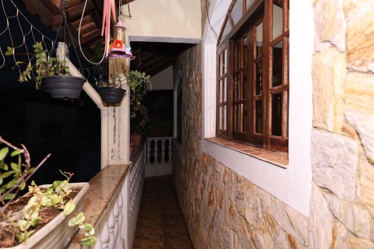 Varanda de casa à venda com 5 quartos, 400m² em Lajeado, São Paulo
