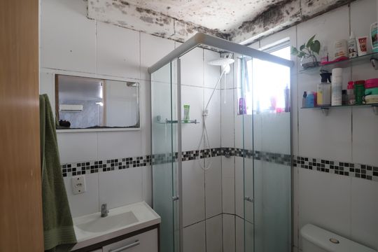 Banheiro de apartamento para alugar com 2 quartos, 47m² em Mato Grande, Canoas