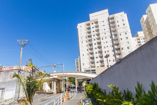 Fachada de apartamento à venda com 2 quartos, 68m² em Jardim Tupanci, Barueri