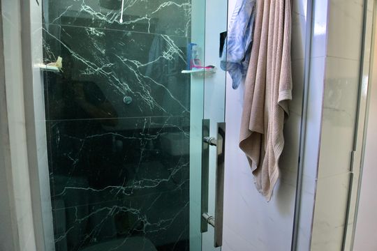 Banheiro de casa à venda com 2 quartos, 150m² em Gameleira, Belo Horizonte