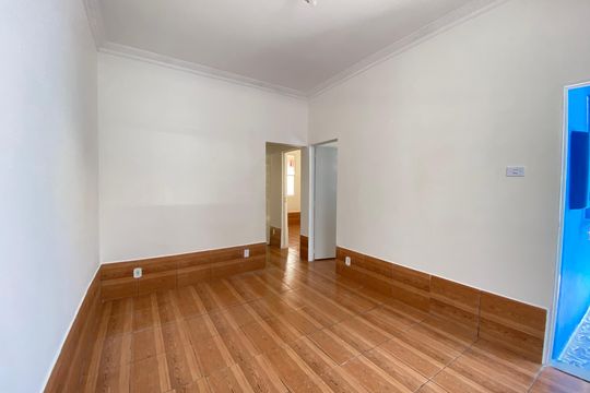 Sala de casa para alugar com 2 quartos, 84m² em Todos Os Santos, Rio de Janeiro