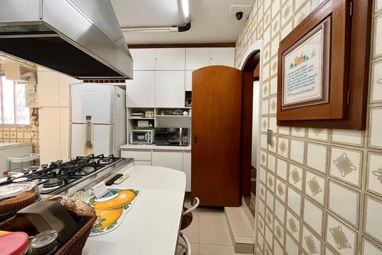 Cozinha  de apartamento à venda com 4 quartos, 205m² em Leblon, Rio de Janeiro