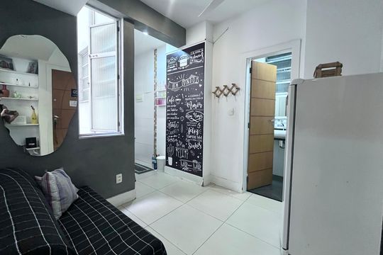 Sala de apartamento à venda com 1 quarto, 28m² em Copacabana, Rio de Janeiro
