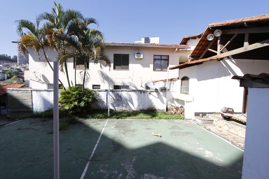 Quadra de casa para alugar com 5 quartos, 365m² em São Bento, Belo Horizonte