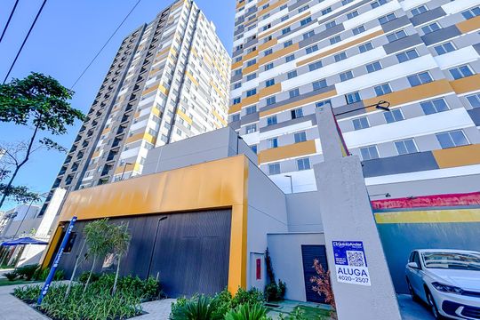 Fachada com Plaquinha de apartamento para alugar com 2 quartos, 45m² em Tatuapé, São Paulo