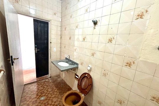 Banheiro de casa para alugar com 2 quartos, 80m² em Jardim Campinas, São Paulo