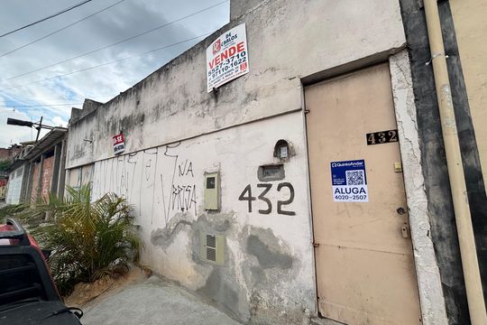 Fachada de casa para alugar com 2 quartos, 80m² em Jardim Campinas, São Paulo