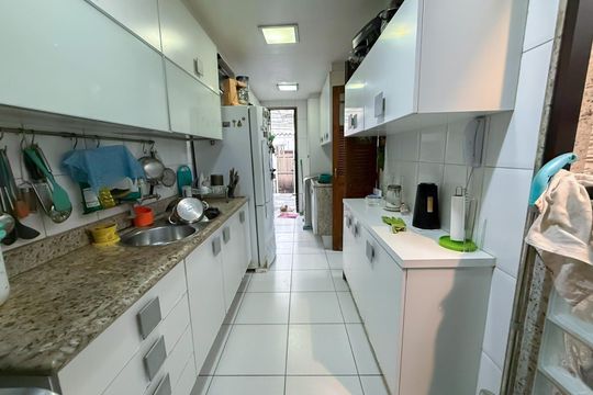 Cozinha  de casa de condomínio à venda com 4 quartos, 210m² em Botafogo, Rio de Janeiro