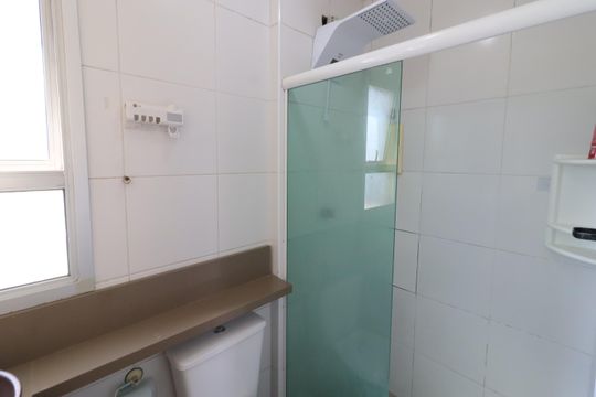 Banheiro de apartamento à venda com 3 quartos, 67m² em São Pedro, Osasco