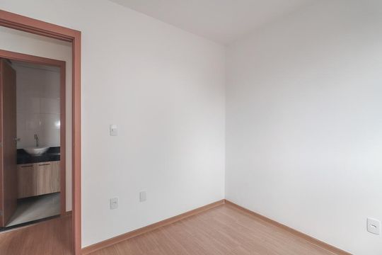 Quarto de apartamento à venda com 2 quartos, 44m² em Costa E Silva, Porto Alegre