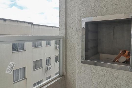 Varanda da Sala de apartamento à venda com 2 quartos, 44m² em Costa E Silva, Porto Alegre