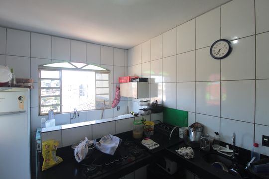 Cozinha e Área de Serviço de casa à venda com 2 quartos, 87m² em Jaqueline, Belo Horizonte