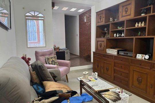 Sala de casa à venda com 2 quartos, 133m² em Cidade São Francisco, São Paulo