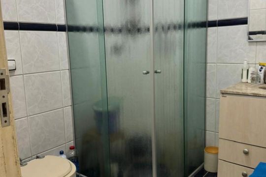 Banheiro de casa à venda com 2 quartos, 133m² em Cidade São Francisco, São Paulo