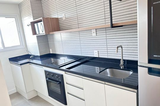 Cozinha de apartamento à venda com 1 quarto, 43m² em Passo d’Areia, Porto Alegre