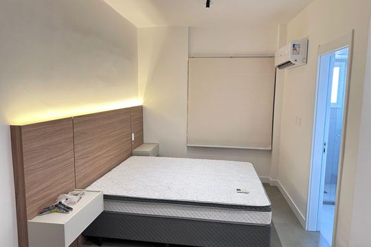 Quarto de apartamento à venda com 1 quarto, 43m² em Passo d’Areia, Porto Alegre