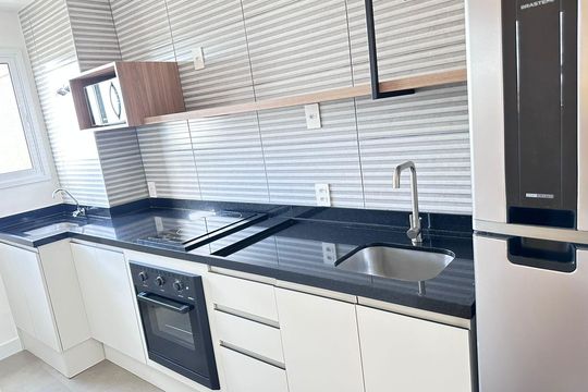 Cozinha de apartamento à venda com 1 quarto, 43m² em Passo d’Areia, Porto Alegre
