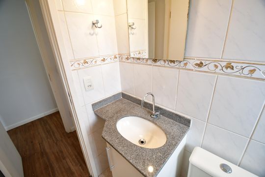 Banheiro Suíte de apartamento para alugar com 3 quartos, 75m² em Vila Guararapes, Campinas