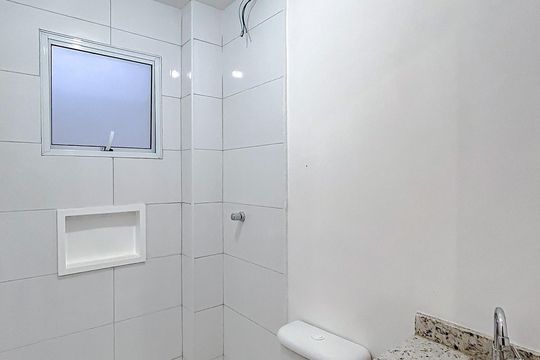 Banheiro de apartamento à venda com 2 quartos, 30m² em Vila Carrão, São Paulo