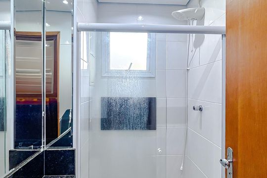 Banheiro de apartamento para alugar com 1 quarto, 37m² em Penha de França, São Paulo