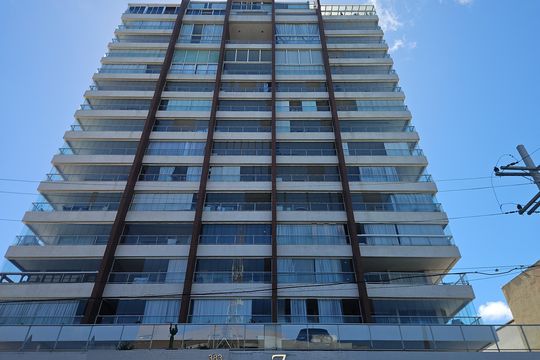 Fachada do Prédio de apartamento para alugar com 1 quarto, 54m² em Pituba, Salvador