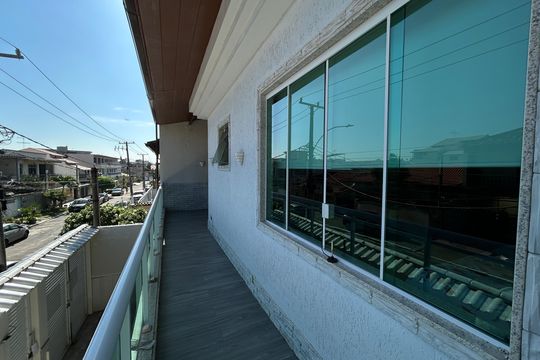 Varanda de casa de condomínio à venda com 4 quartos, 400m² em Vila Valqueire, Rio de Janeiro