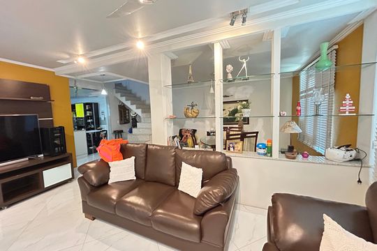 Sala de casa de condomínio à venda com 4 quartos, 400m² em Vila Valqueire, Rio de Janeiro