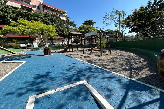 Área comum de casa de condomínio à venda com 4 quartos, 400m² em Vila Valqueire, Rio de Janeiro